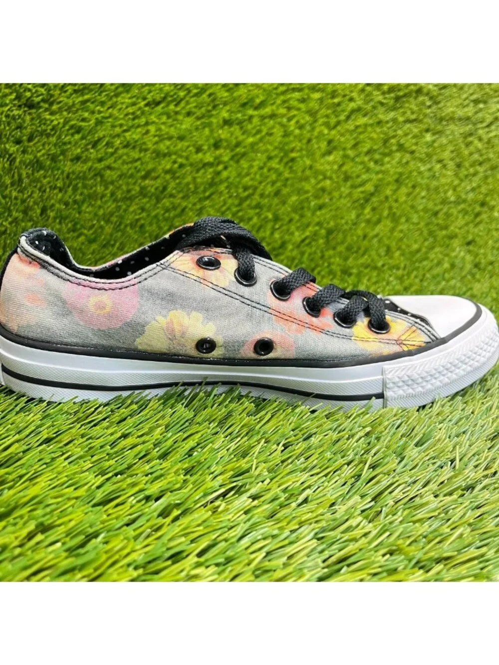 Converse Chuck Taylor All Star Low Womens Size 7 Gray Athletic Shoes Sneakers